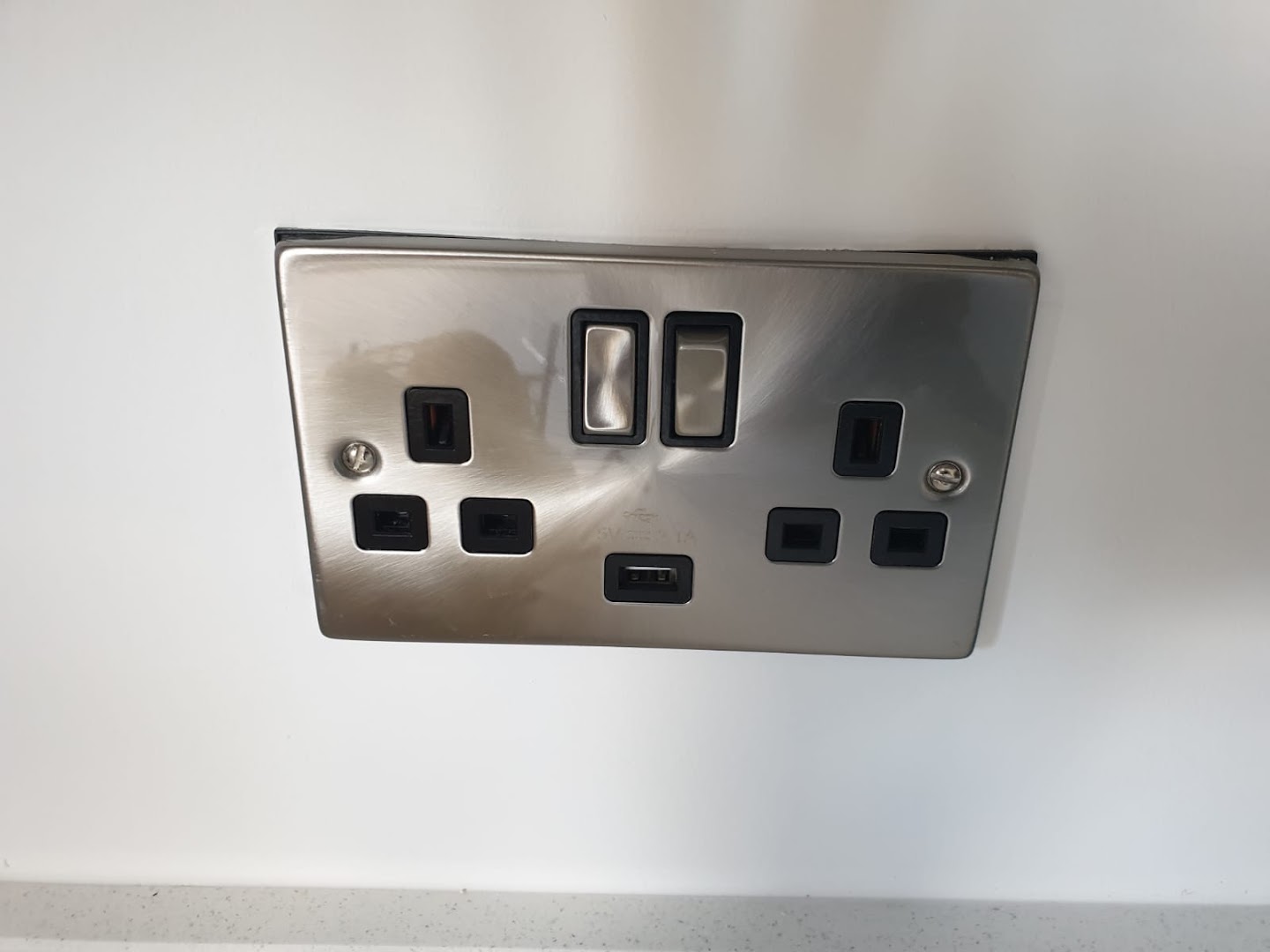 SRW Electrical Services · Photos 1